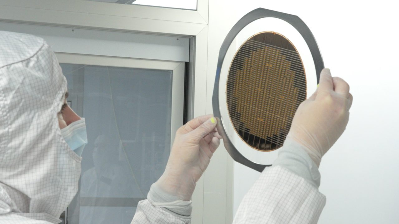 IonQ 发布 256 量子比特 Superion 256,量子计算机迈向量产时代
