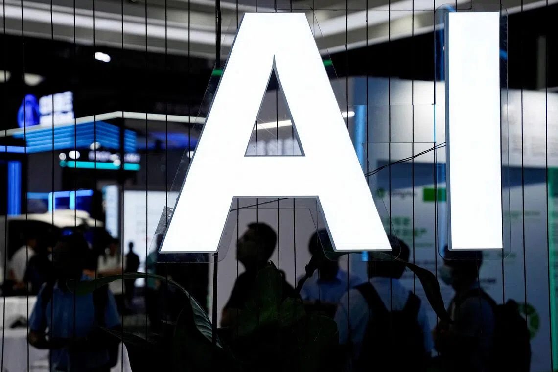 中国AI股分化:出海股涨36%,本土股仅涨8%