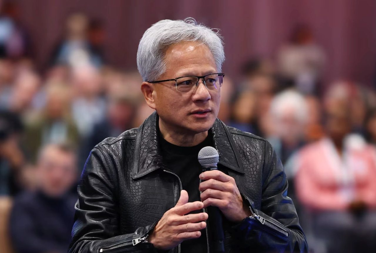 英伟达黄仁勋：AI 公司要求监管就不应获反垄断豁免