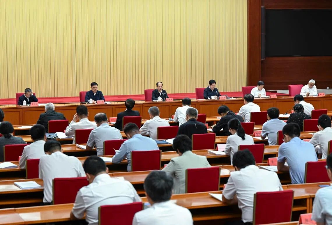 中纪委密集通报政绩工程案例 换届前释放严查信号