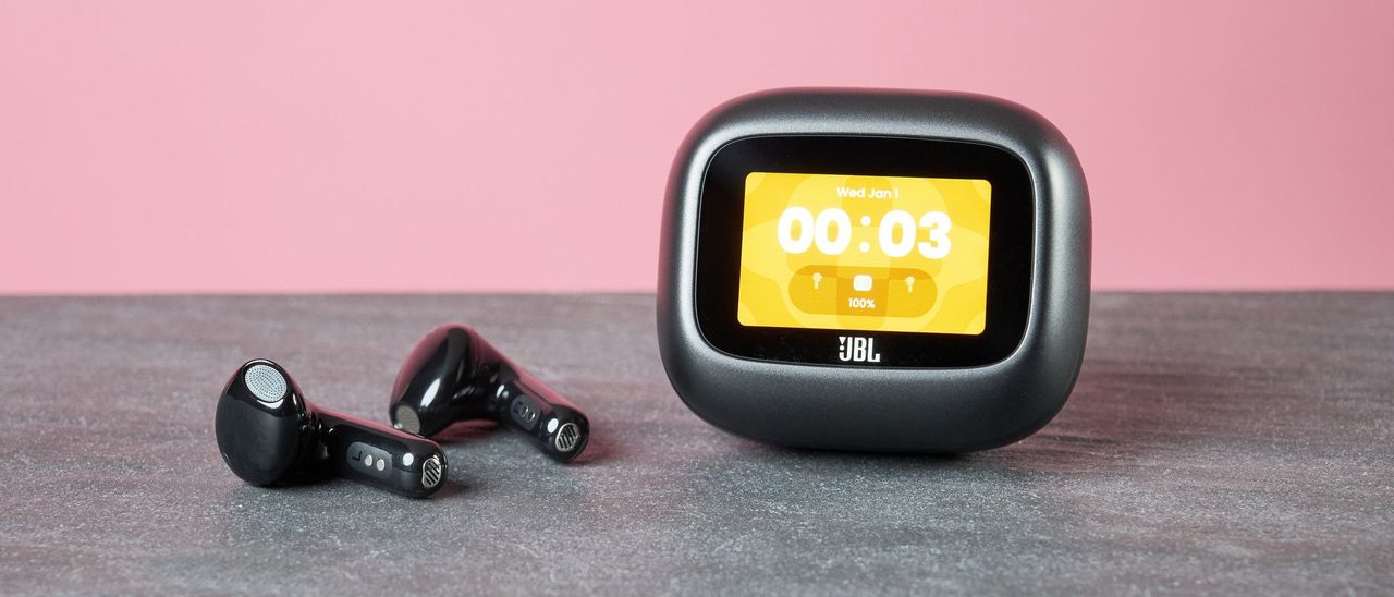 TechRadar 评测定论:JBL Live Flex 4 开放式耳机正面叫板 AirPods