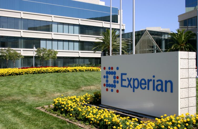 Experian深化AI布局:联手ServiceNow推出商用智能体操作系统