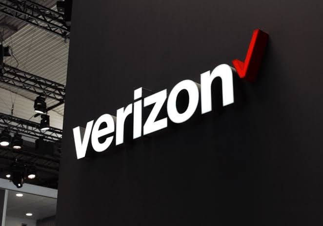 Corning斩获Verizon数十亿美元大单,供应8000万英里光纤