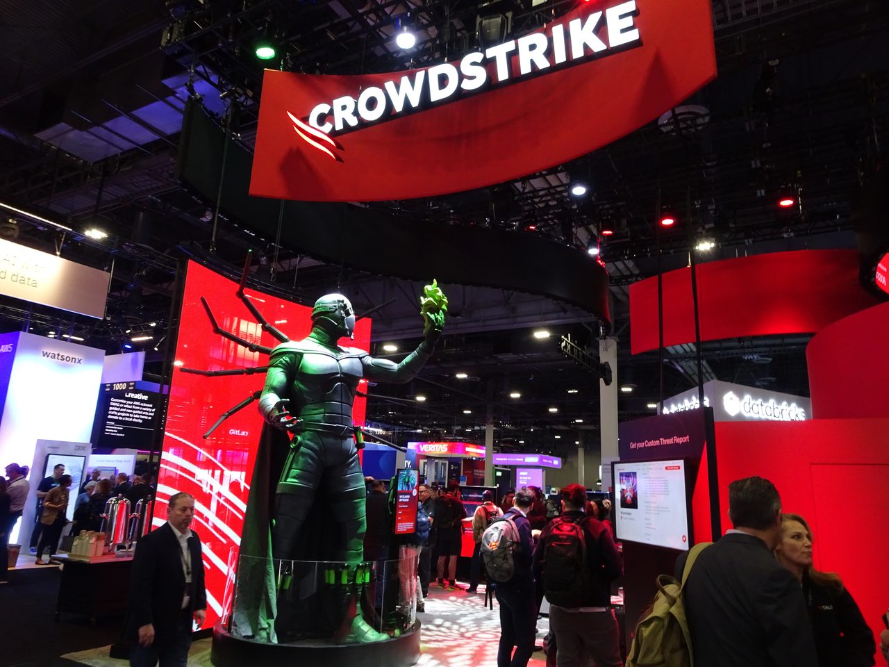 50多个AI代理齐上阵:CrowdStrike发布Falcon IQ,Falcon同步登陆Google Cloud与Snowflake