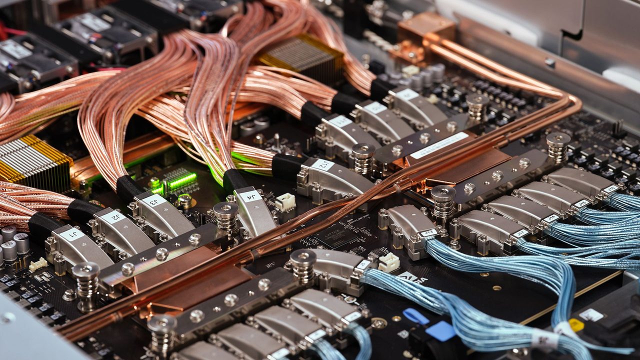 消息称 Apple 拟用 Nvidia NVLink Fusion 打造自研 M8 Ultra AI 服务器,多年宿敌或联手