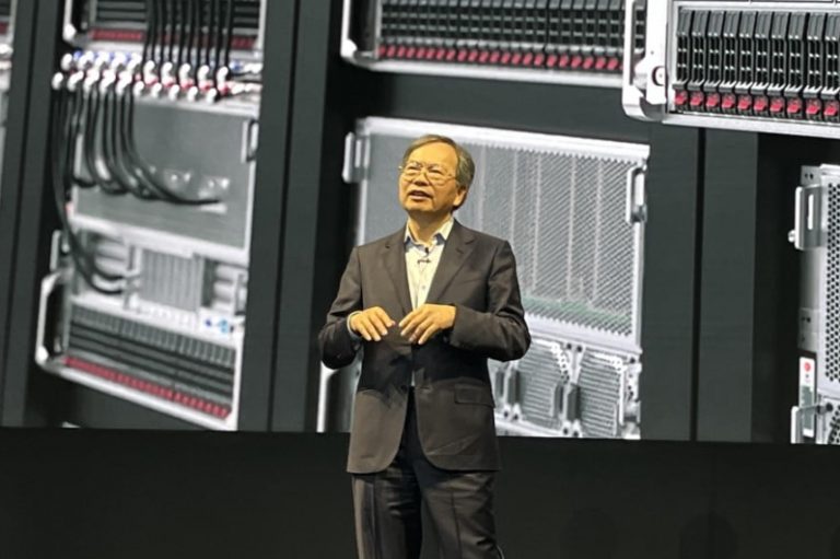 利润超预期叠加强劲指引,Supermicro 股价无视营收失色强势大涨