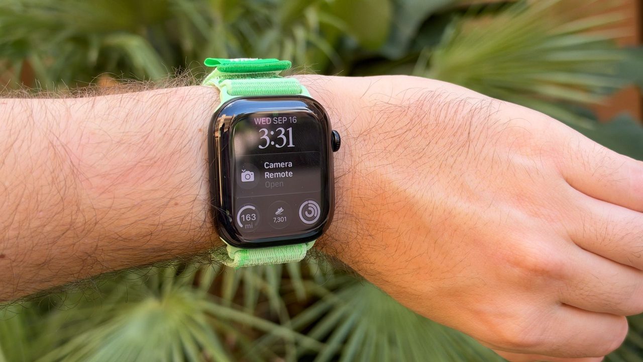 Apple Watch Series 12一周实测:TechRadar称真正的升级都藏在"内在"