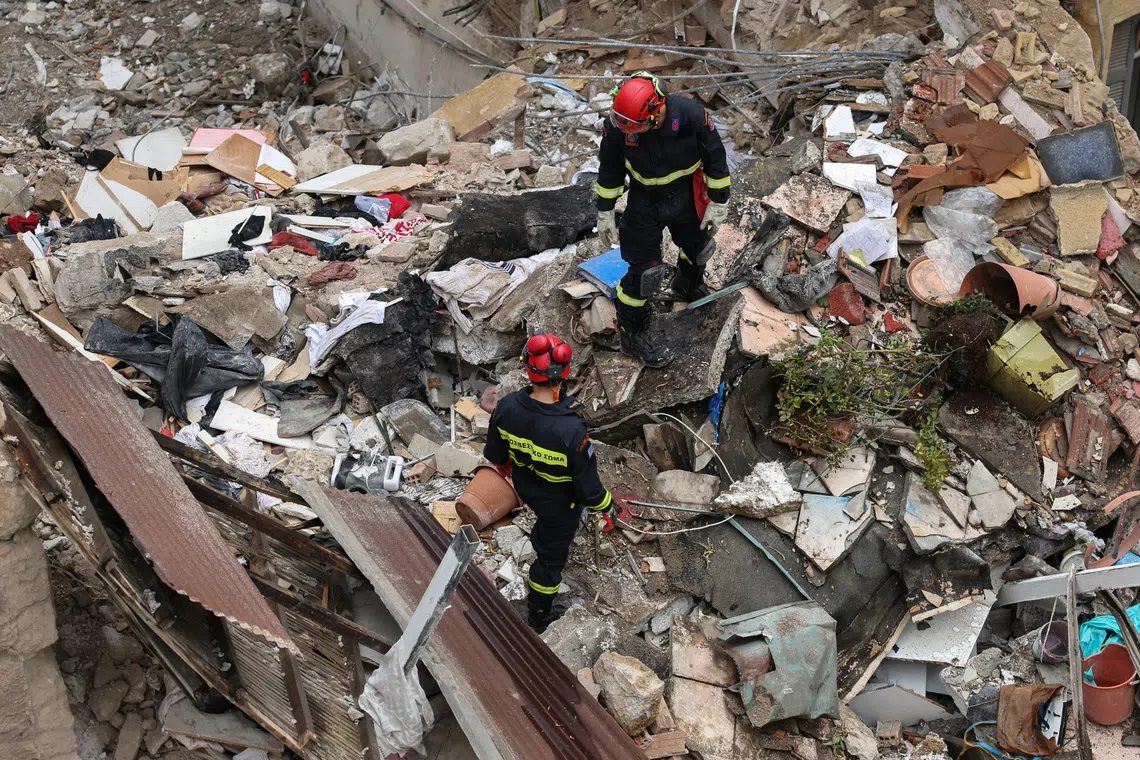 雅典普拉卡区住宅爆炸倒塌 六死含四名美国游客