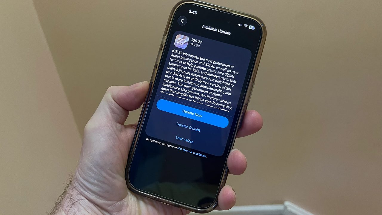 Apple 推送 iOS 27:Siri AI 测试版与 120 项安全补丁同步上线