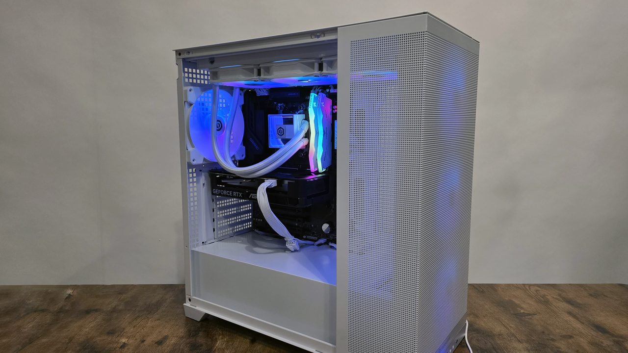 Ryzen 7 9800X3D+RTX 5060 Ti 16GB整机直降560美元,CyberPowerPC游戏主机杀至1859美元