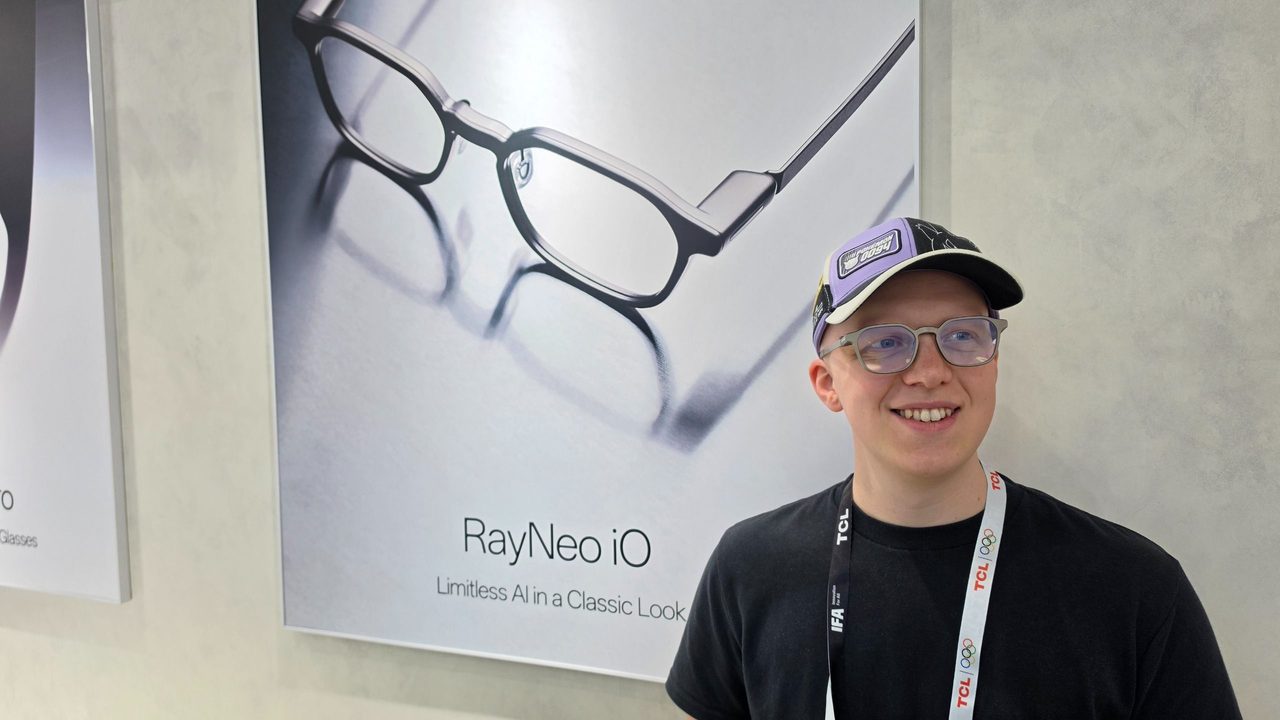 RayNeo iO智能眼镜去摄像头化,以AI无绑定方案回应Apple Watch的Siri Recap