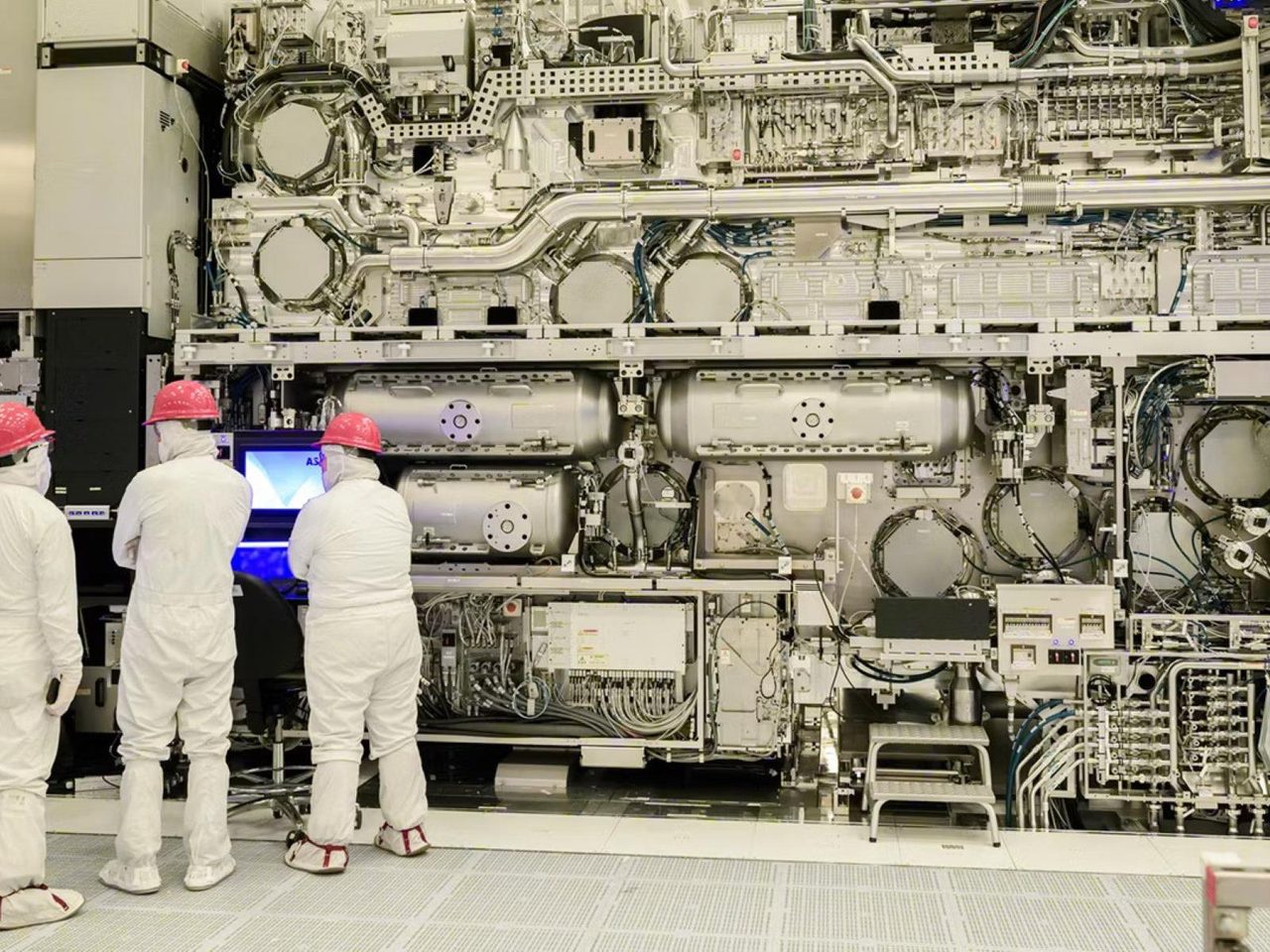 三星、台积电联手ASML押注High NA EUV,同步推进12英寸转型